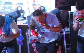 唱歌现场吃瓜,一场别开生面的音乐盛宴