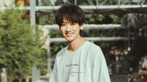 郭 明星 男,闪耀舞台的青春男生